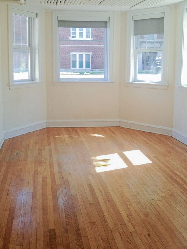 2208 W Foster Ave unit 2206-GDN, Chicago, IL 60625 - photo 3