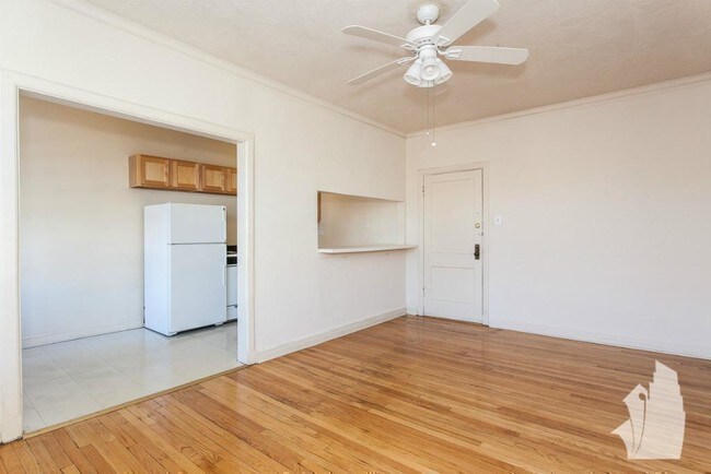 1050 W George St unit 206, Chicago, IL 60657 - photo 4