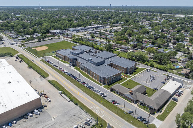 Macarthur Intermediate School is located conveniently near a residential area.