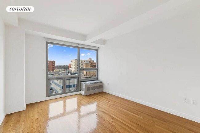 181 E 119th St, New York, NY 10035 - photo 2