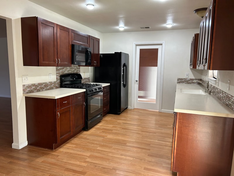 705 W Graaf Ave, Ridgecrest, CA 93555 - photo 1