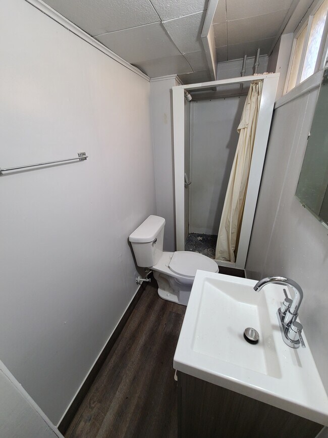 1915 Seymour Ave unit 4, Cheyenne, WY 82001 - photo 6