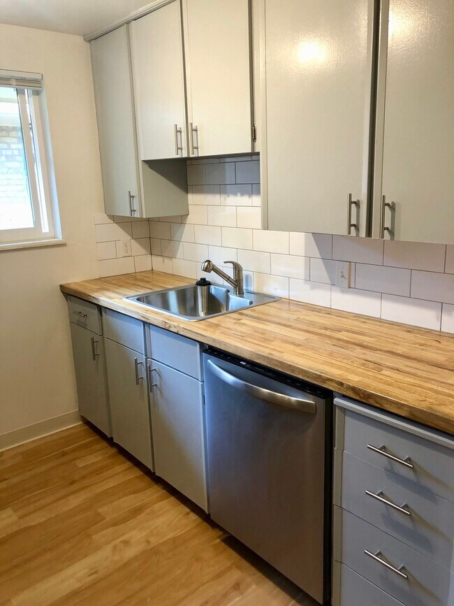 713 Collyer St unit E, Longmont, CO 80501 - photo 3