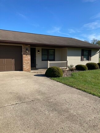 1232 Schneiders Crossing Rd NW Unit 1232B, Dover, OH 44622