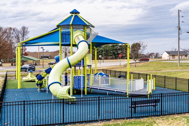 White House Municipal Park features two playgrounds and eight baseball fields.