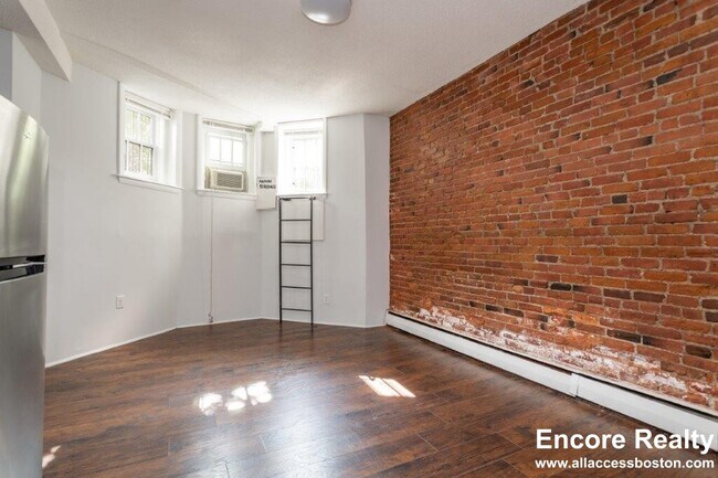 179 St Botolph St unit 7, Boston, MA 02115 - photo 4