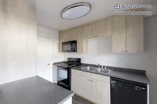 555 Paularino Ave unit FL2-ID10862A, Costa Mesa, CA 92626 - photo 5