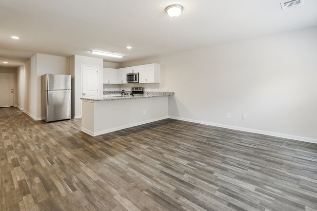 14218 Green Wing Cir, Willis, TX 77318 - photo 3