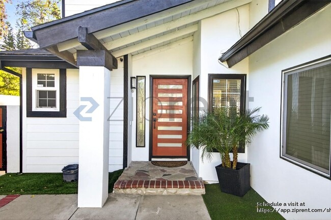 19700 Blythe St, Winnetka, CA 91306 - photo 3