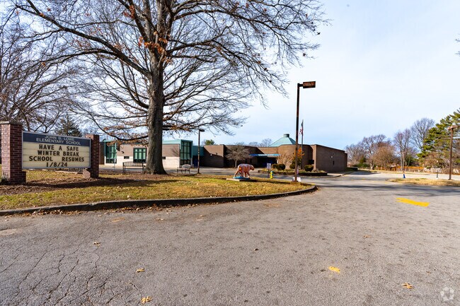 The student-teacher ratio at Lowe Elementary School is 18 to 1.
