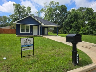 413 Godfrey St, Gladewater, TX 75647