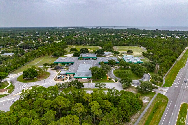 Sebastian Elementary School educates students in grades K-5.