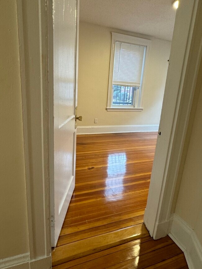 14 Barrows St unit 4, Allston, MA 02134 - photo 3