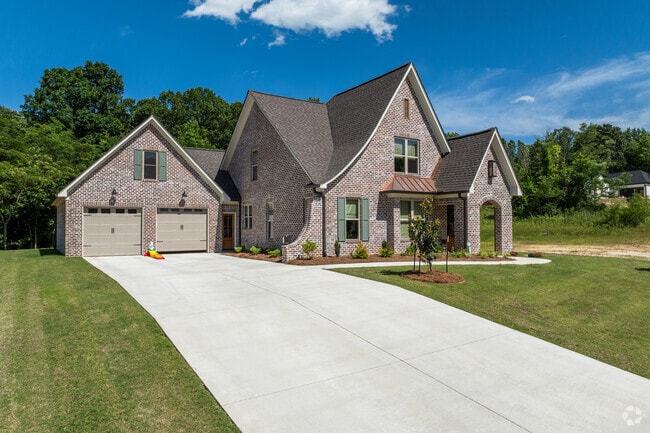 Presley Heights includes a growing number of new builds that offer modern layouts while blending with the neighborhood’s historic charm.