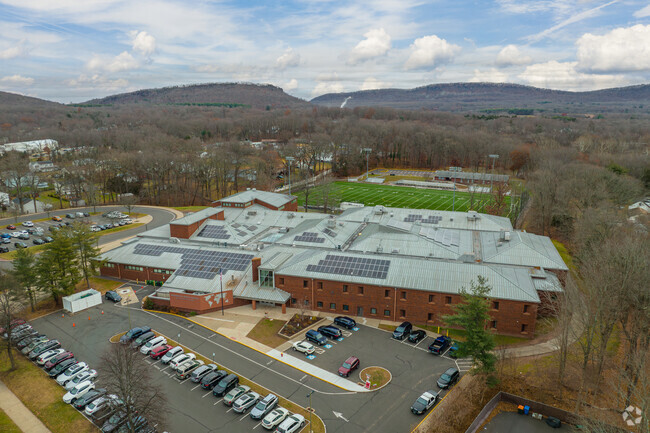 Enjoy a community of learners that work together at Washington Middle School.