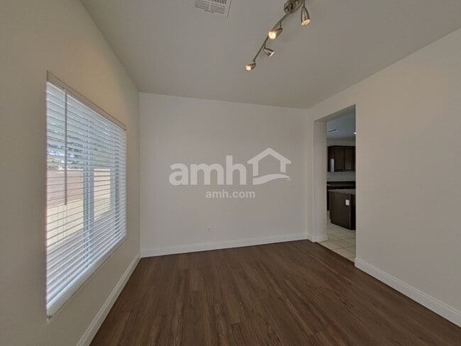 2974 E Gables Vale Ct, Las Vegas, NV 89121 - photo 7