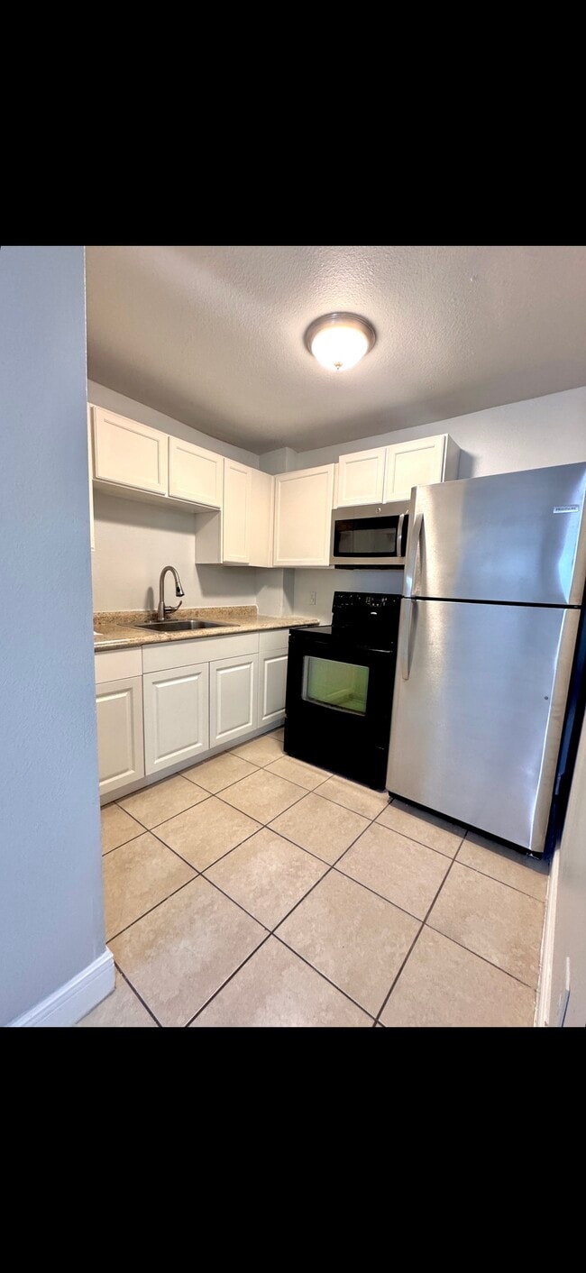 4101 Columbia St unit 4101 Columbia St apt, Orlando, FL 32811 - photo 7