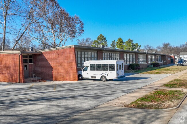 Eagle Point Christian Academy is a private school serving students Pre-K through 12th grade.