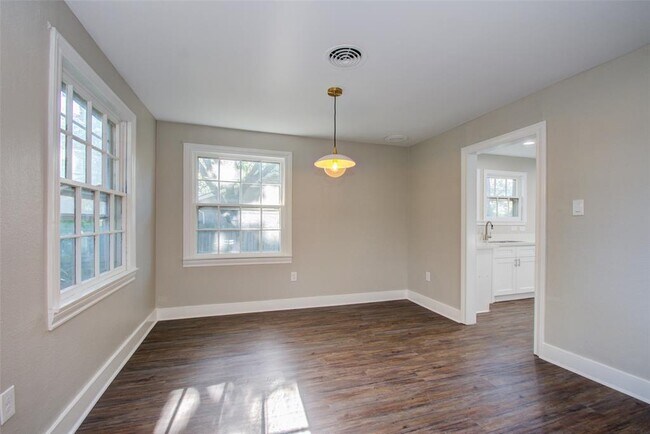 417 Sue St unit Main House, Houston, TX 77009 - photo 5