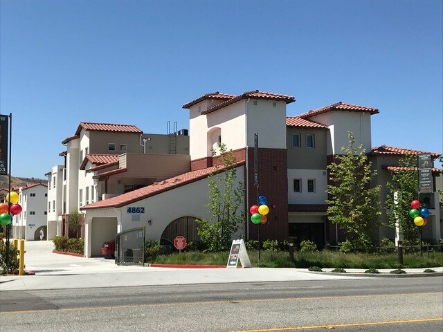4862-4864 Cochran