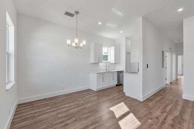 1573 W 16th St, Riviera Beach, FL 33404 - photo 2