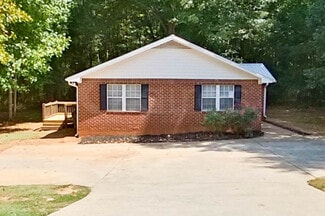 100 Beaver Pointe Dr, Winterville, GA 30683