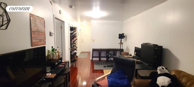 34-30 10th St, Astoria, NY 11106 - photo 2