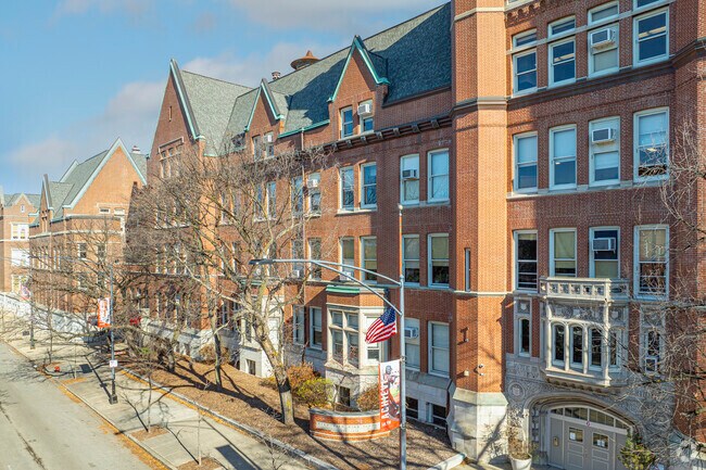 Lake View High School serves students in Lakeview East.