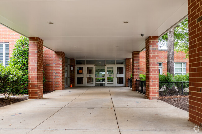 Entrance to Pocahontas Elementary School.