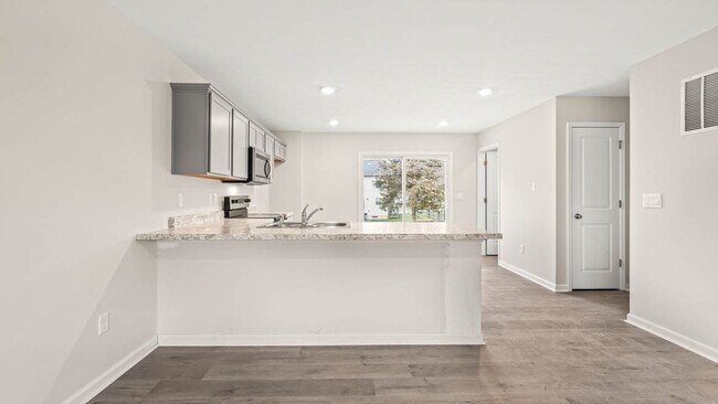 5522 Tranquilo Way, Fort Wayne, IN 46818 - photo 4