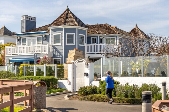 The Castaways community is just steps from scenic walking paths that wind along the Back Bay, offering residents peaceful trails with stunning waterfront and nature views.