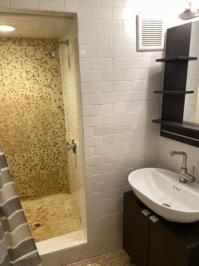 10 Bartlett Place, Boston, MA 02113 - photo 2