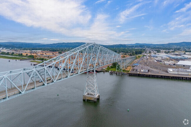 The Louis and Clark Bridge can take you from Highlands straight into Oregon.