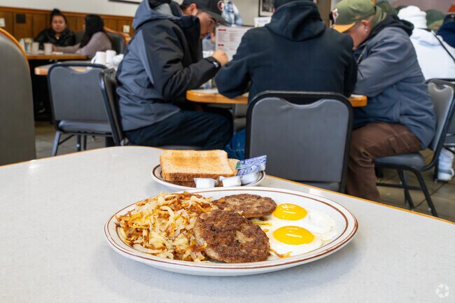 Southeast Elgin enjoy a hearty breakfast over at Ray’s Diner.