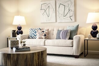 1000 Abbotts Creek Cir, Kernersville, NC 27284