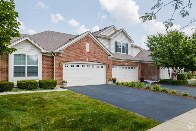 Town homes offer West Bolingbrook residents easy living with low maintenance.