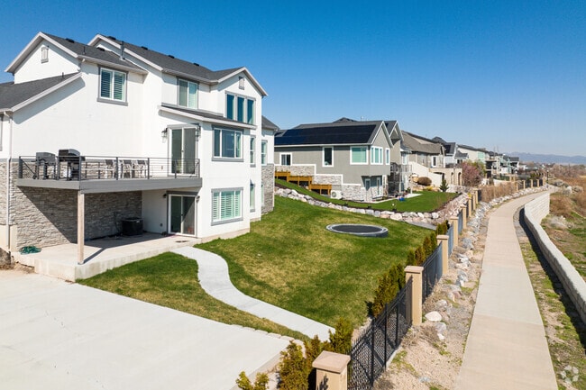 Lakefront homes in Saratoga Springs are stunning properties with beautiful views of Utah Lake.