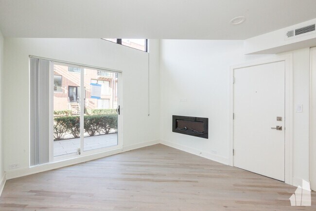 935 W Grace St unit 102, Chicago, IL 60613 - photo 3