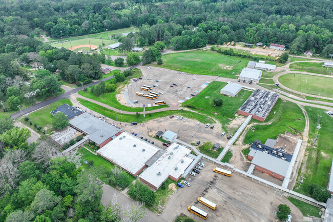Mendenhall High School has a C rating on Niche's Website.