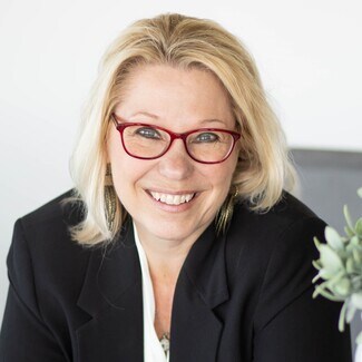 Elizabeth (Beth) Lundy