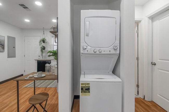 The Avenue at 3060, Atlanta, GA 30311 - photo 6