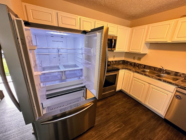 33168 Beverly Ln, Avon Lake, OH 44012 - photo 7