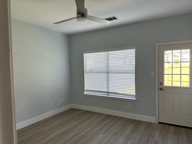 2819 Southampton Way unit B, Round Rock, TX 78664 - photo 5