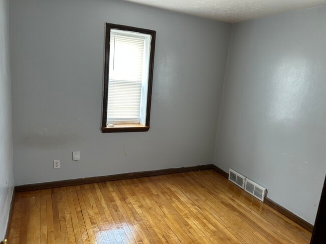 7252 W Appleton Ave, Milwaukee, WI 53216 - photo 2