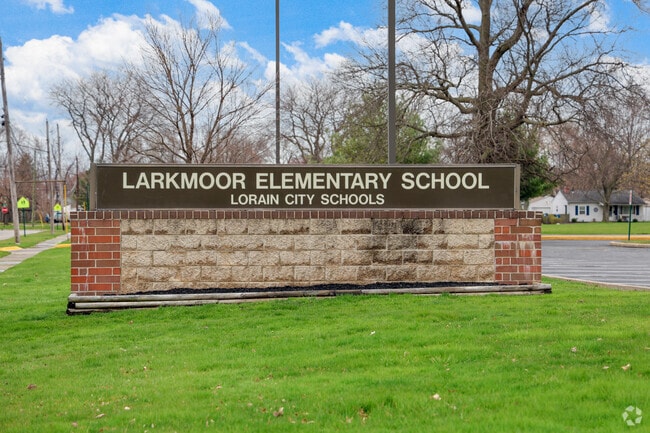 Larkmoor Elementary