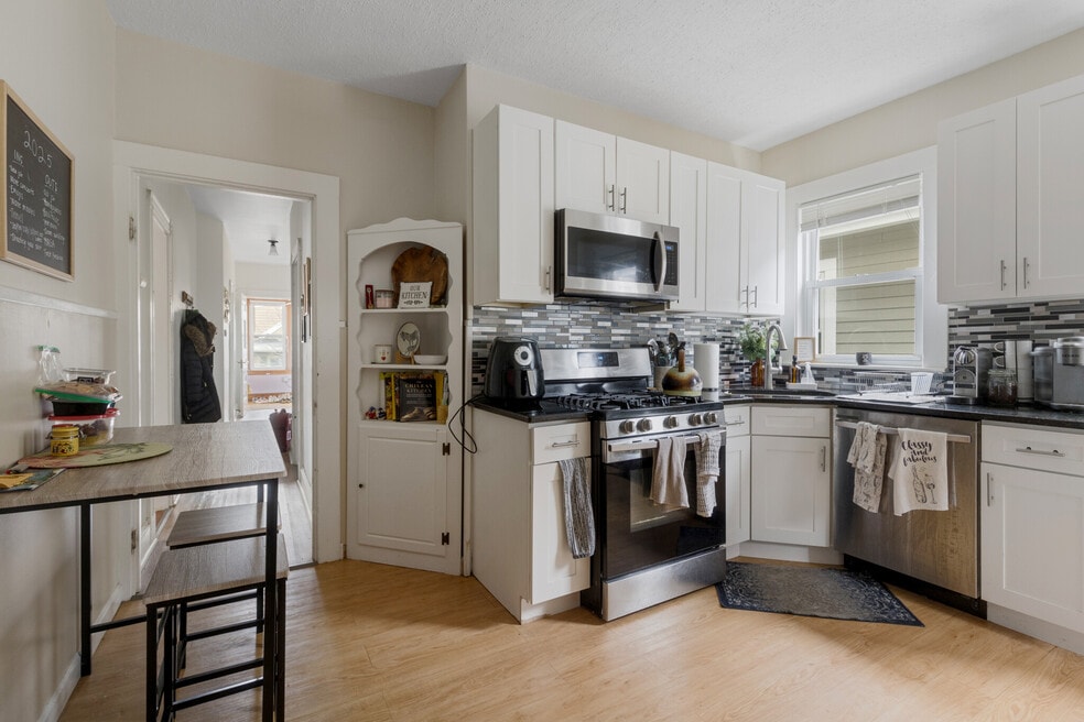 19 Malvern Ave unit 2, Somerville, MA 02144 - photo 1