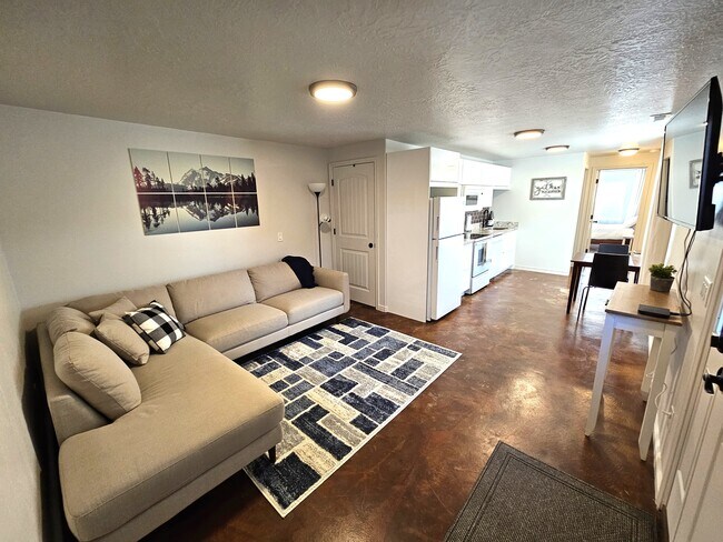 1368 S 1050 W unit 1 Bed 1 Bath Apartme, Payson, UT 84651 - photo 2