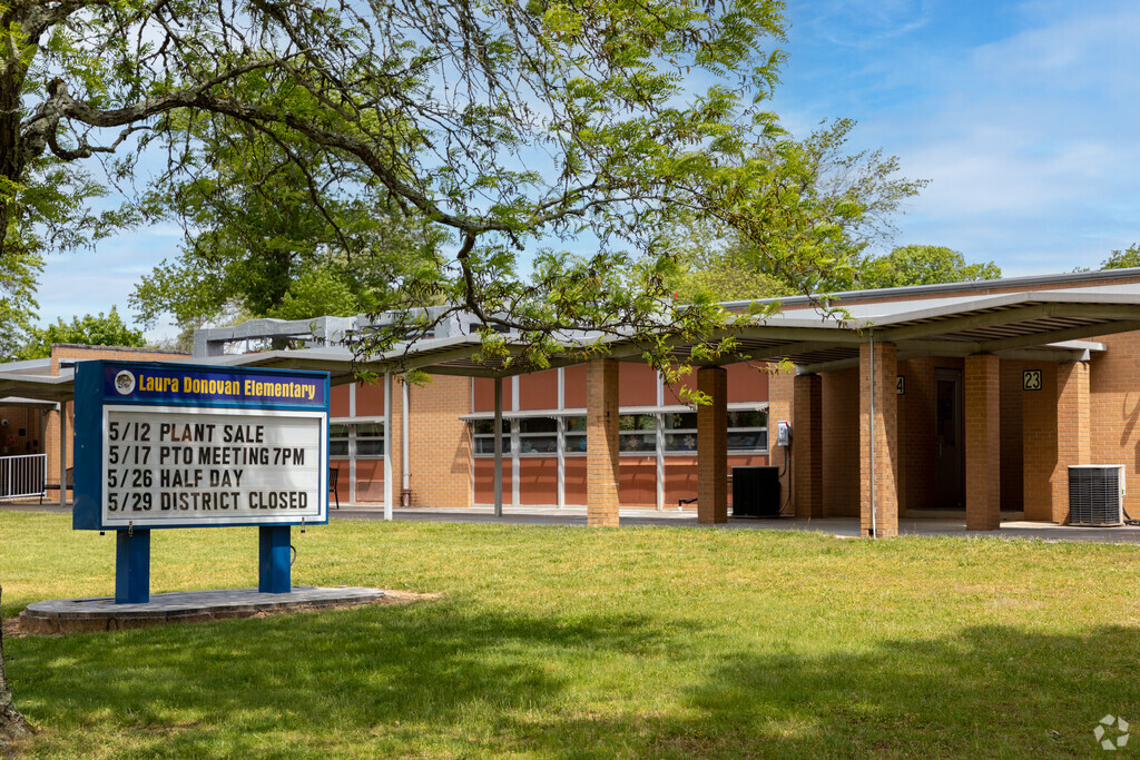 Laura Donovan Elementary School, Freehold NJ Rankings & Reviews - Homes.com