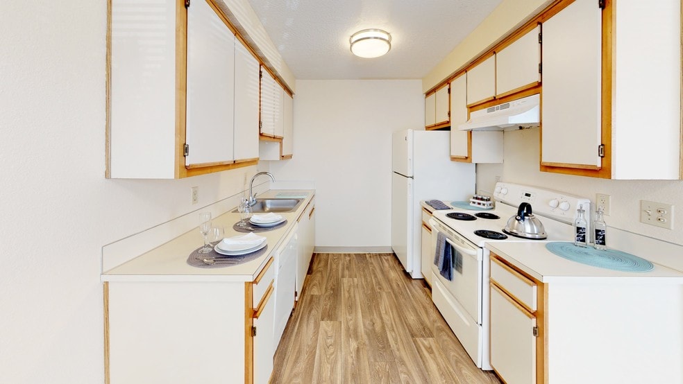 Cheryl Lynn, Salem, OR 97305 - photo 1