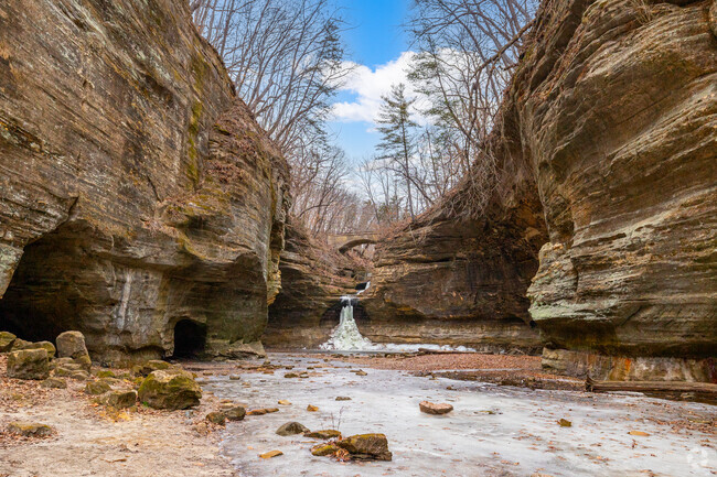Residents of Ottawa can enjoy the caves and canyons at Matthiessen State Park.